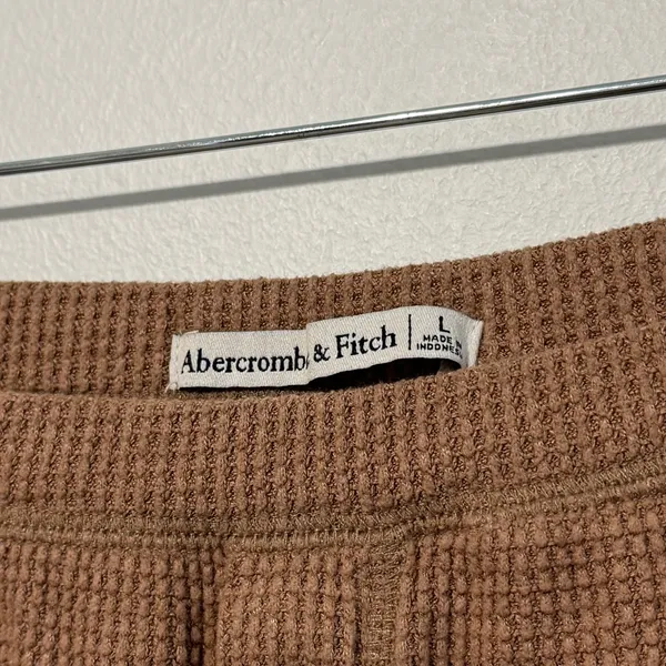 Abercrombie & Fitch Waffle Knit Shorts Size Large Tan Brown Cozy Lounge - Image 3