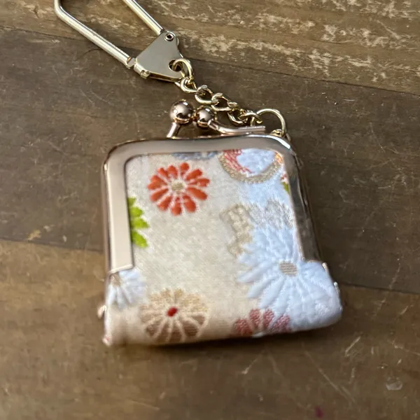 Vintage Japanese Gamaguchi Chirimen Crape purse keychain - Image 5