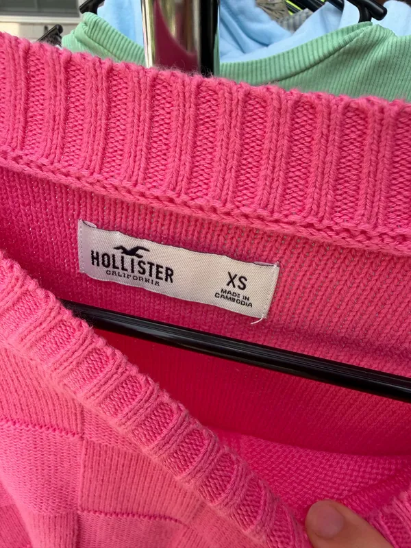 Hollister Pink Sweater - Image 2