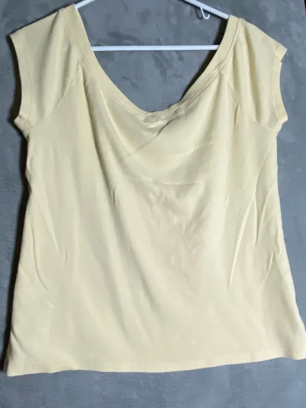 Banana Republic Pale Butter Yellow Scoop Neck Tank size XL‎ basic - Image 6
