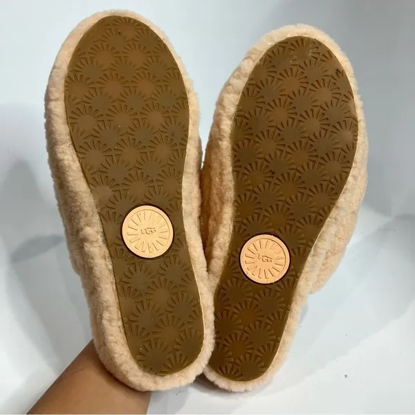 UGG Fluff Yeah platform slippers light peach size 11‎ - Image 5