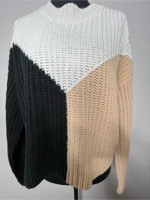 Sincerly Jules Cozy Three-Tone Chevron Crew Sweater - White, Black & Beige - Image 4