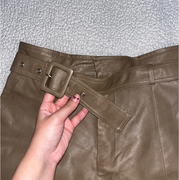 Gilli Faux Leather Shorts Tan Size M - Image 3