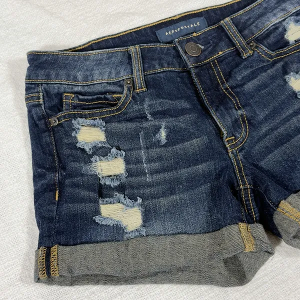 Aeropostale Shorts Woman Size 2 Midi Cuffed Denim‎ Blue Distressed - Image 2