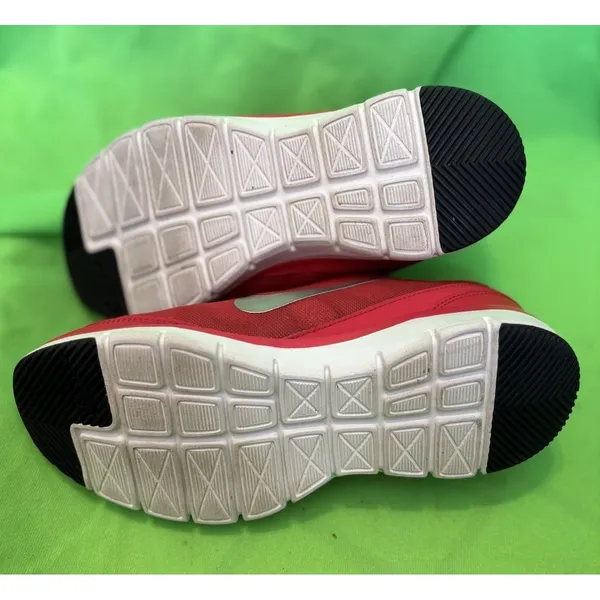 Nike Air Total Core Training Red/Silver Size 7 Womens Logo‎ Lace Up EUC - Image 5