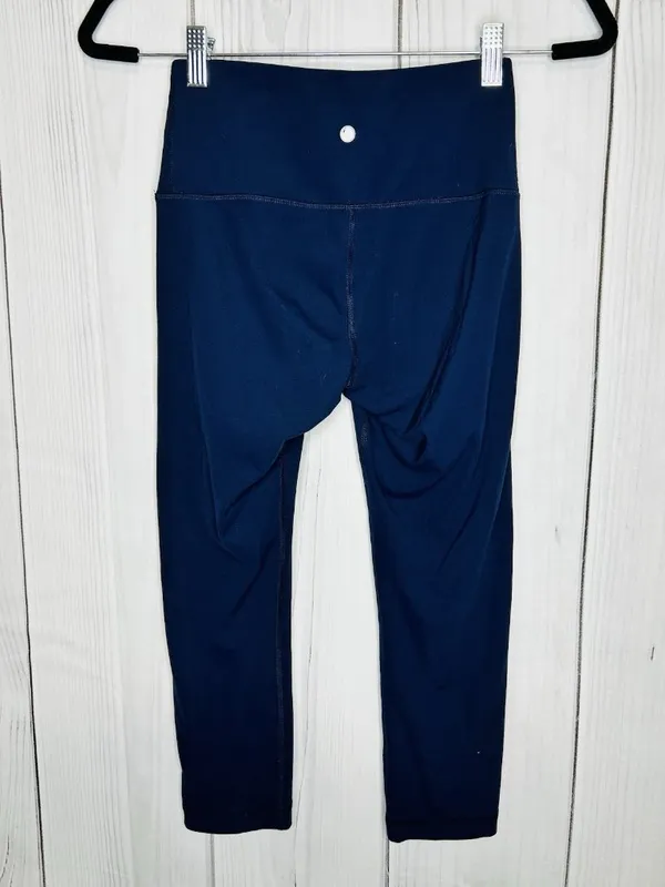 Yogalicious Women's Crop Leggings Navy Blue Sz XS (23 x 21) - Image 4
