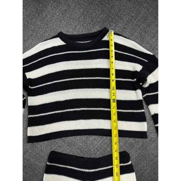 Shein Black And White Striped Knit Two Piece Set Size Small - Image 6