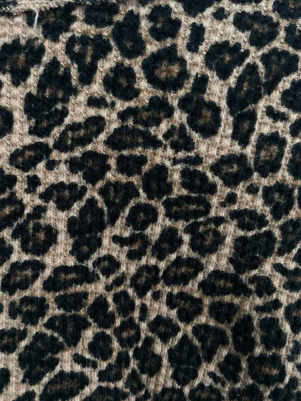 Cropped Long Sleeve Top - Image 4