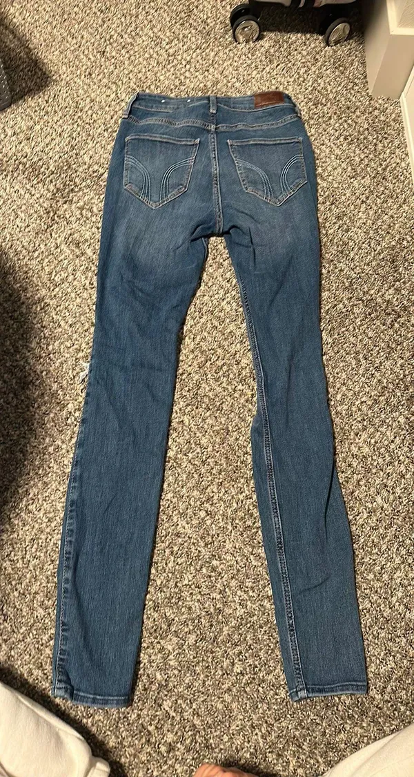 Hollister Jeans - Image 3