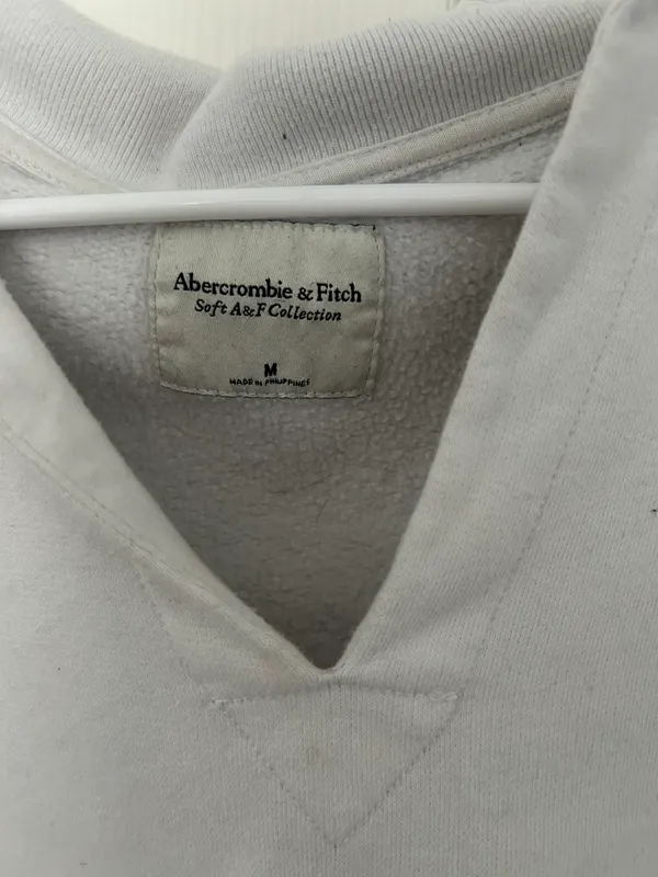 Abercrombie sweatshirt - Image 4