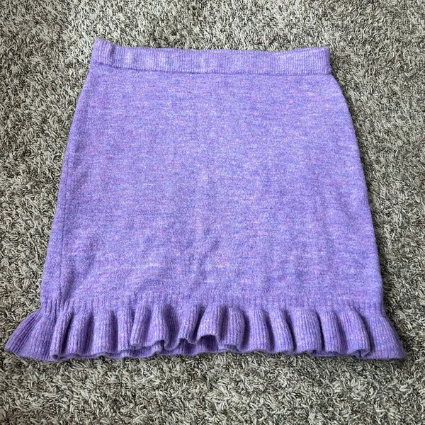 BCBG Paris Lavender Frost Knee Length Sweater Skirt with Ruffle Hem Sz XL - Image 2