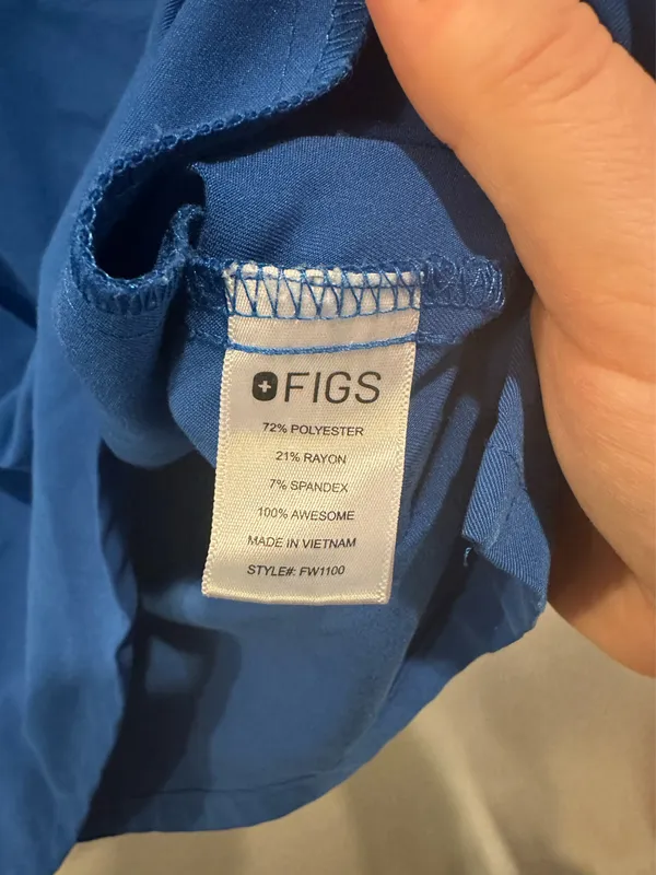 FIGS Casma Three Pocket Scrub Top - Image 7