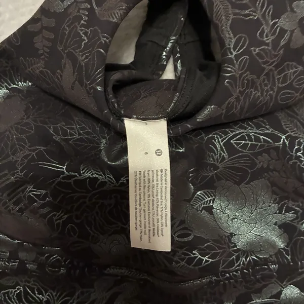 Lululemon Wunder Train Longline Bra Logo Flourish Black Iridescent Foil Sz 6 B/C - Image 3