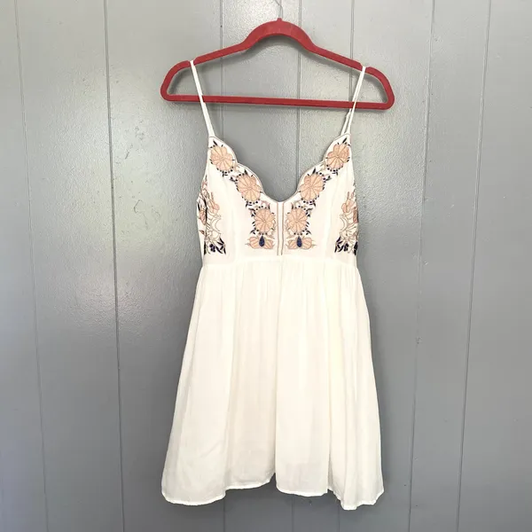 Lulus Daisy Petal Pickin' Ivory Embroidered V-neck Boho Summer Mini Dress M - Image 2