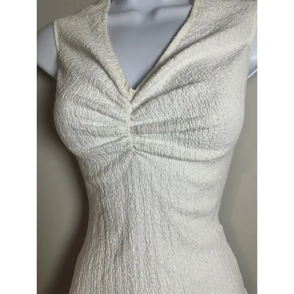 Zara White Textured Ruched V-Neck Cap Sleeve Top Size Medium - Image 3
