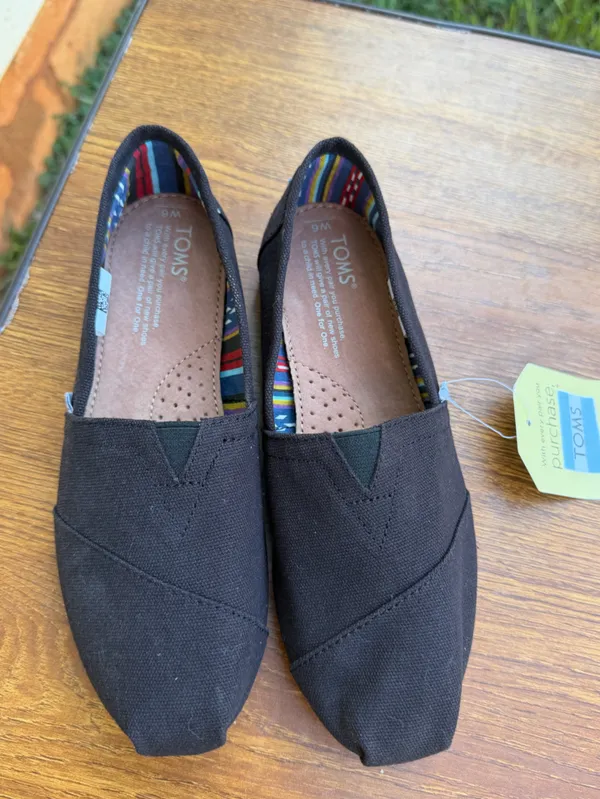 TOMS Classic Canvas Slip-On Flats Women’s US 6 Black Casual Comfort Shoes - Image 3