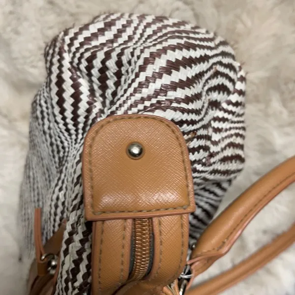 Ellen Tracy Purse - Image 15