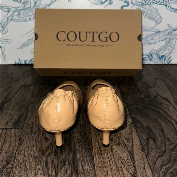 Coutgo Women's Cream Flats Tan Size 7.5 - Image 2