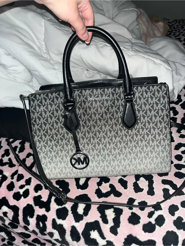 Michael Kors Black & White Monogram Purse - Image 5