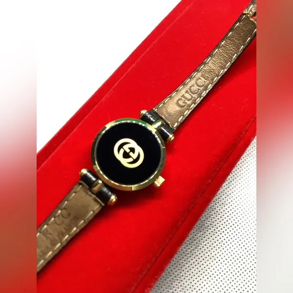 Super CUTE ladies GUCCI SHELLY LINE watch🌹🌹🌹 - Image 9
