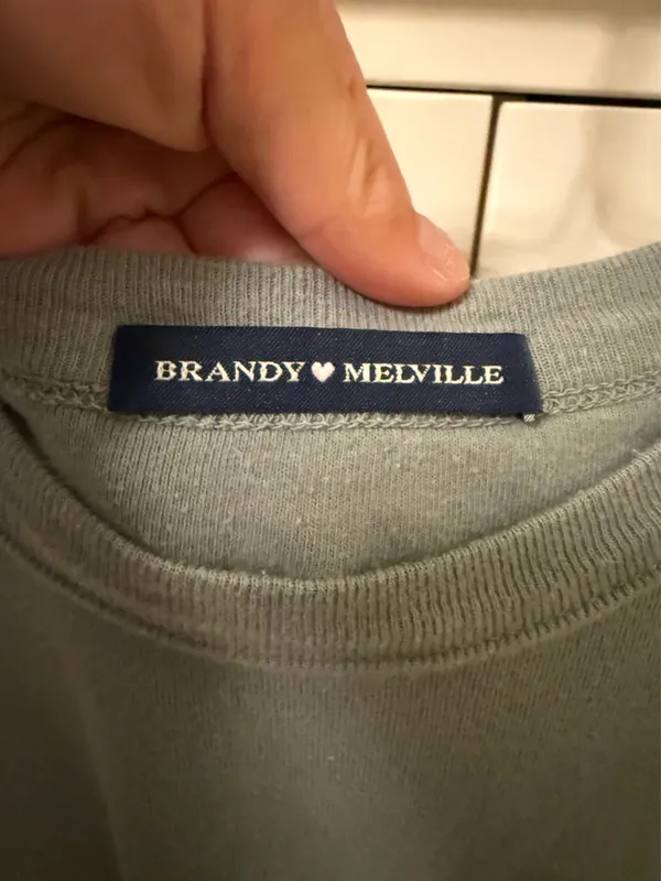 Brandy Melville tee - Image 3
