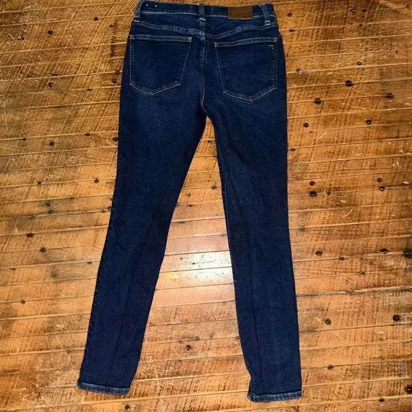 Madewell dark wash 9 inch mid rise skinny sustainable jeans - Image 6