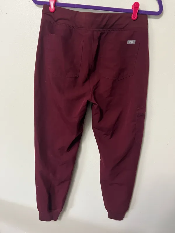 FIGS Women’s Jogger Scrub Pants - Image 2