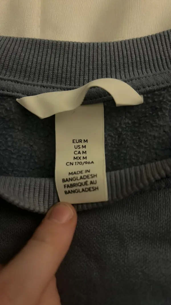 H&M blue sweatshirt - Image 3