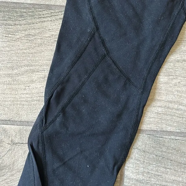 Lululemon mesh insert Capri leggings - Image 2