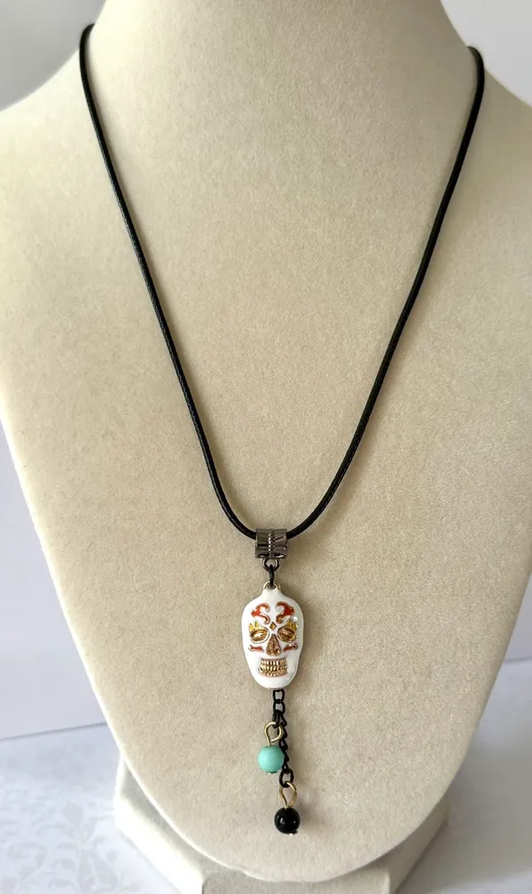 Halloween Skull Necklace (585) ☠️ - Image 2