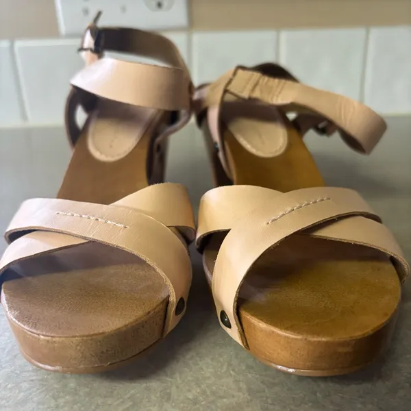 Anthropologie Schuler & Sons Philadelphia Neutral Preppy Coastal Boho Kitten Heel Wood Clogs 7 - Image 3