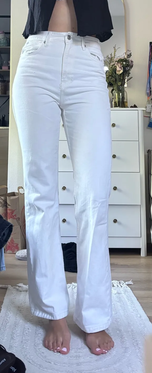 Stradivarius White Jeans Flare - Image 3