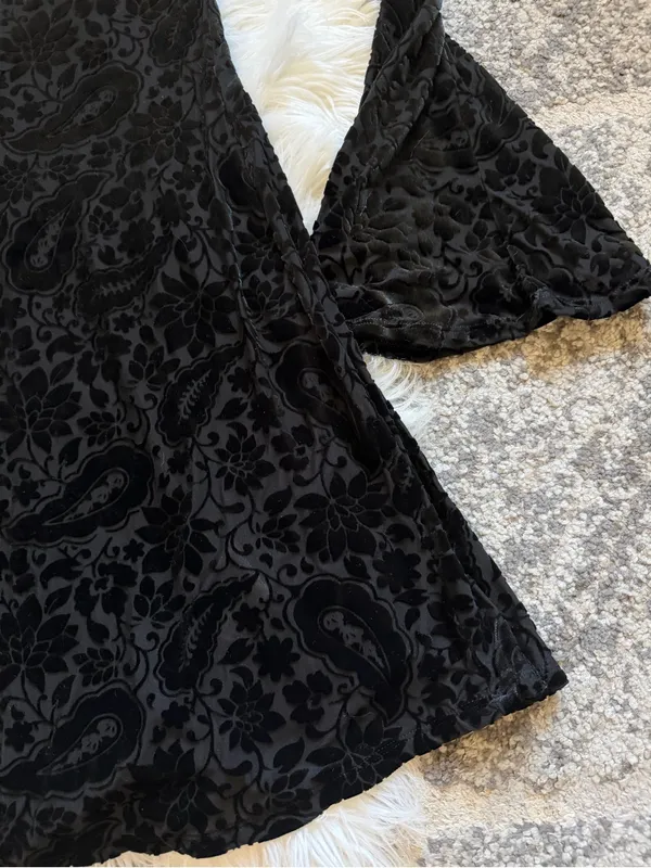 Old Navy velvet mini dress - Image 4