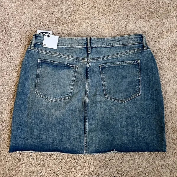 Old Navy Brand New Denim Mini Skirt - Image 3