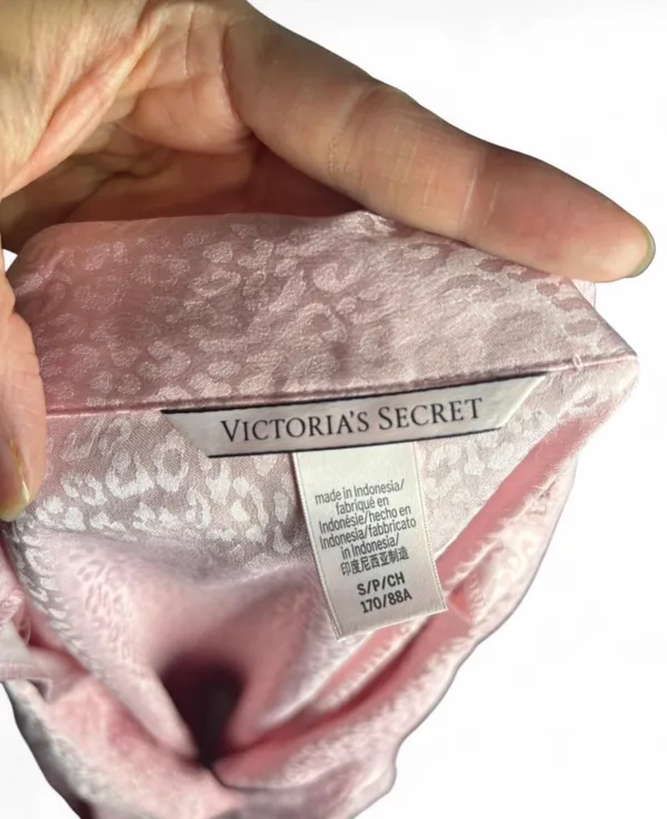 Victoria's Secret pink satin button up shirt Size S #lingerie #satin - Image 3