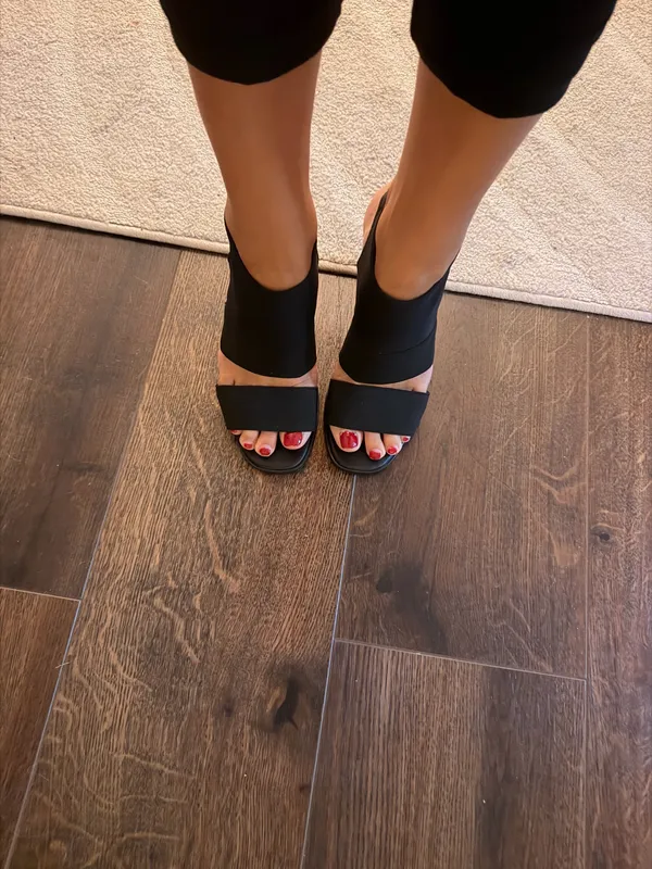 Vera Wang sling back heel - Image 2