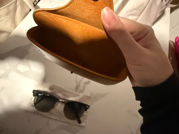 Ray-Ban Sunglasses Polarized Black - Image 2
