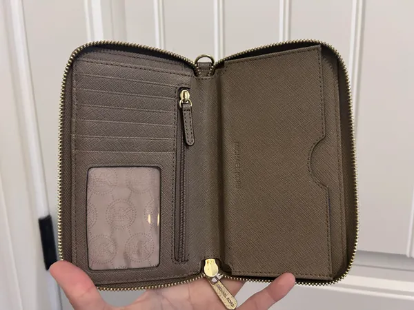 Michael Kors Wallet - Image 3