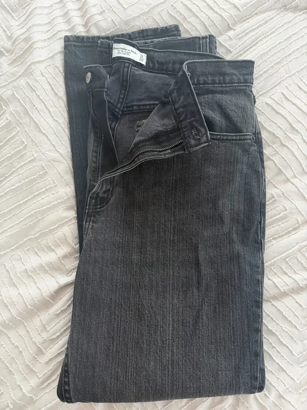 Abercrombie High-Rise Jeans 90s Straight - Image 5