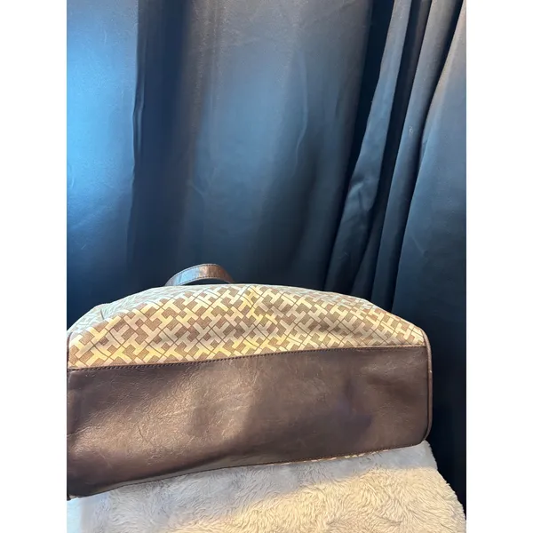 Tommy Hilfiger Monogram Tote Bag Brown Tan Gold Chain Hardware Large Handbag - Image 7
