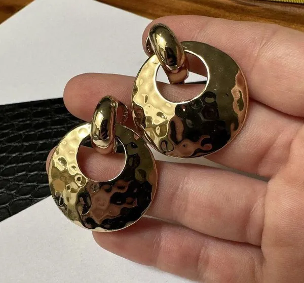 Pretty Clip-on Clip On Earrings Gold Tone Door Knocker Style - Image 3