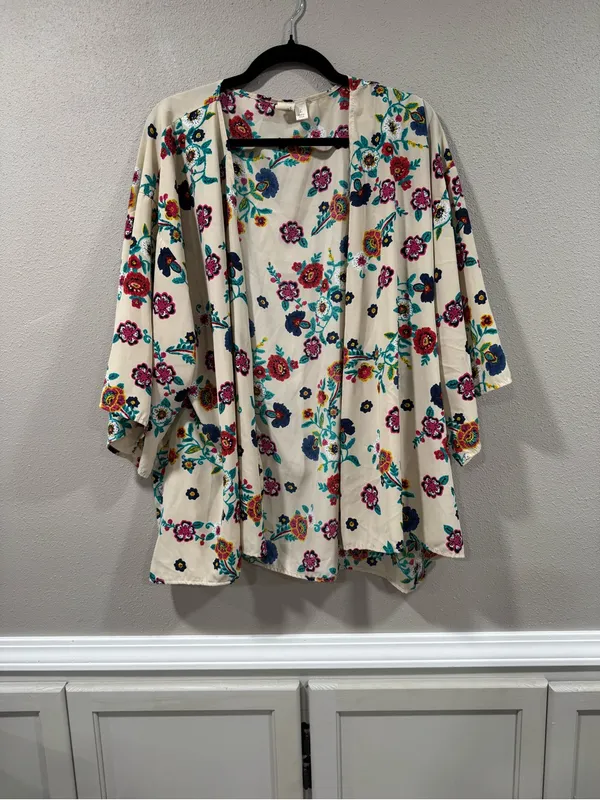 Floral Open-Front Kimono in Cream - Image 2