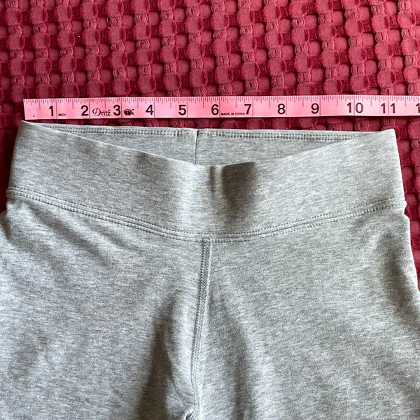Nike Women’s Gray Biker Shorts Size XS High Rise Stretch Cotton Athletic - Image 4