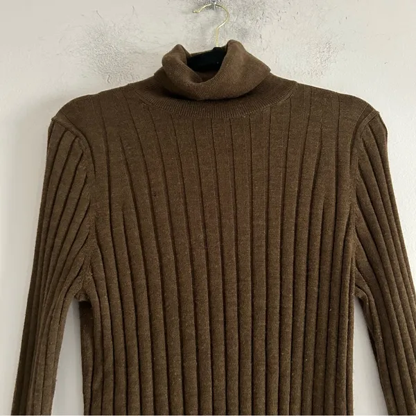 Banana Republic Lucci Merino Wool Turtleneck Sweater Brown Quiet Luxury Preppy - Image 6