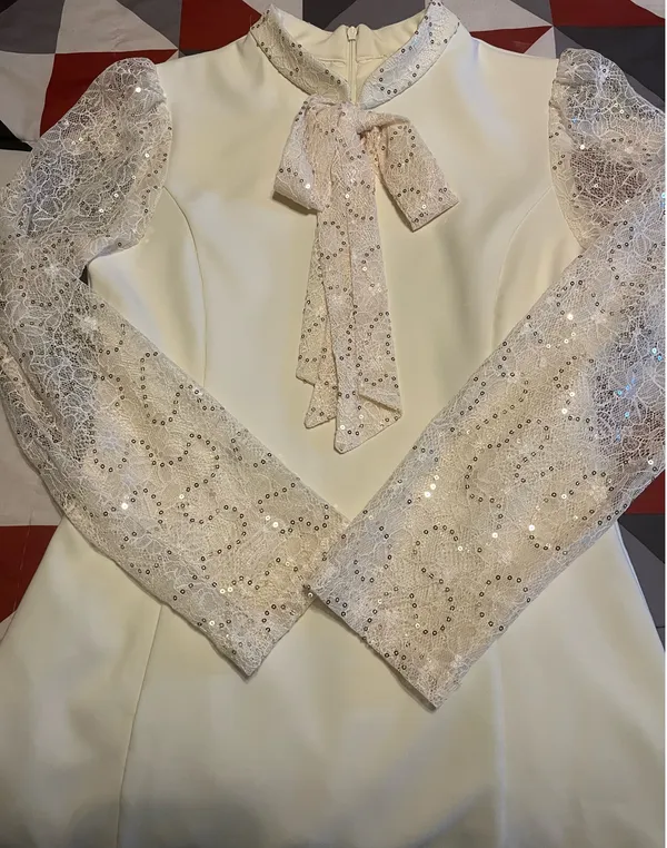 Wedding Dress White Size shoulder 15 inch, bust 37.8, waist size 29.9, length 40.9 inch, sleeve length 24.4 inch, cuff 9.1 inch - Image 2