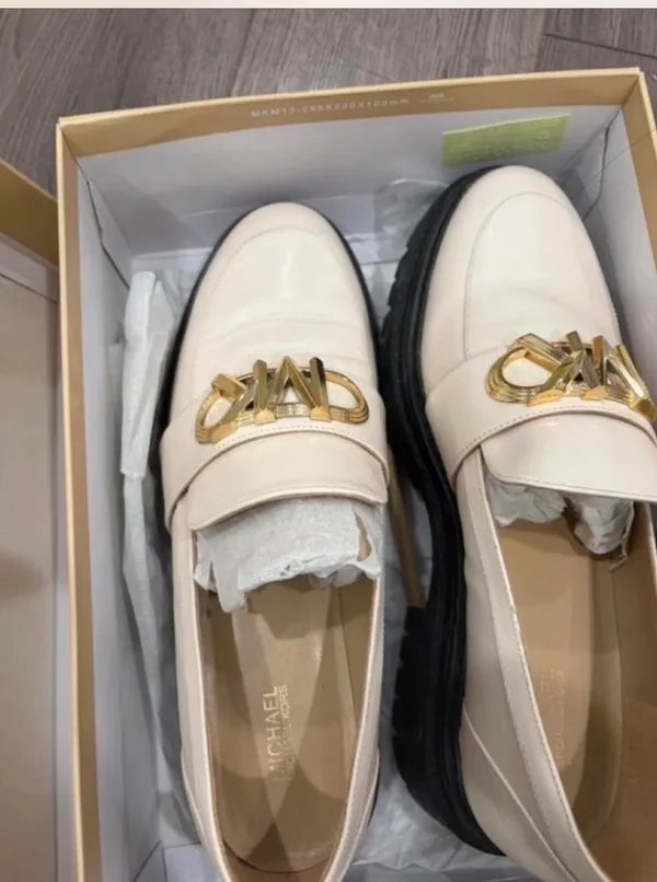 Michael Kors Parker Lug Sole Loafers Cream Leather Gold MK Hardware Size 9 - Image 3