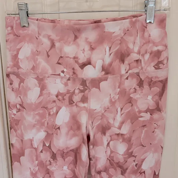 Harmony & Balance Cropped Pink Floral Leggings - Image 2