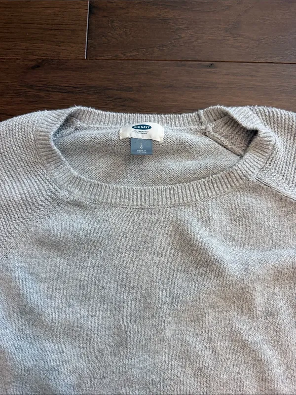 Old Navy Women’s Crewneck Sweater in Light Gray Size Large - C58-023 - Image 3