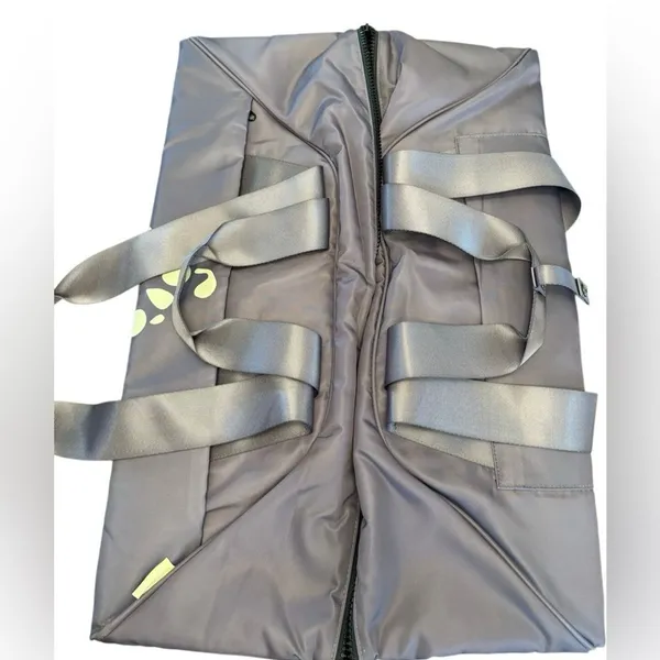 FP Movement x Vooray Studio Duffel Bag NWT Gunmetal Grey - Image 6