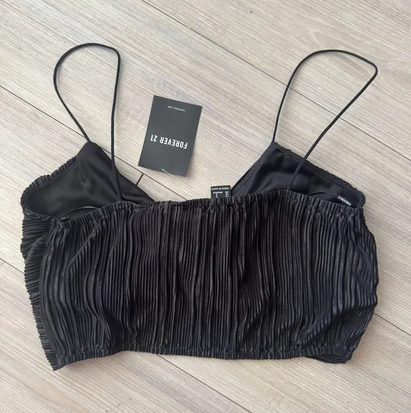 Forever 21 Top Black Crop - Image 4
